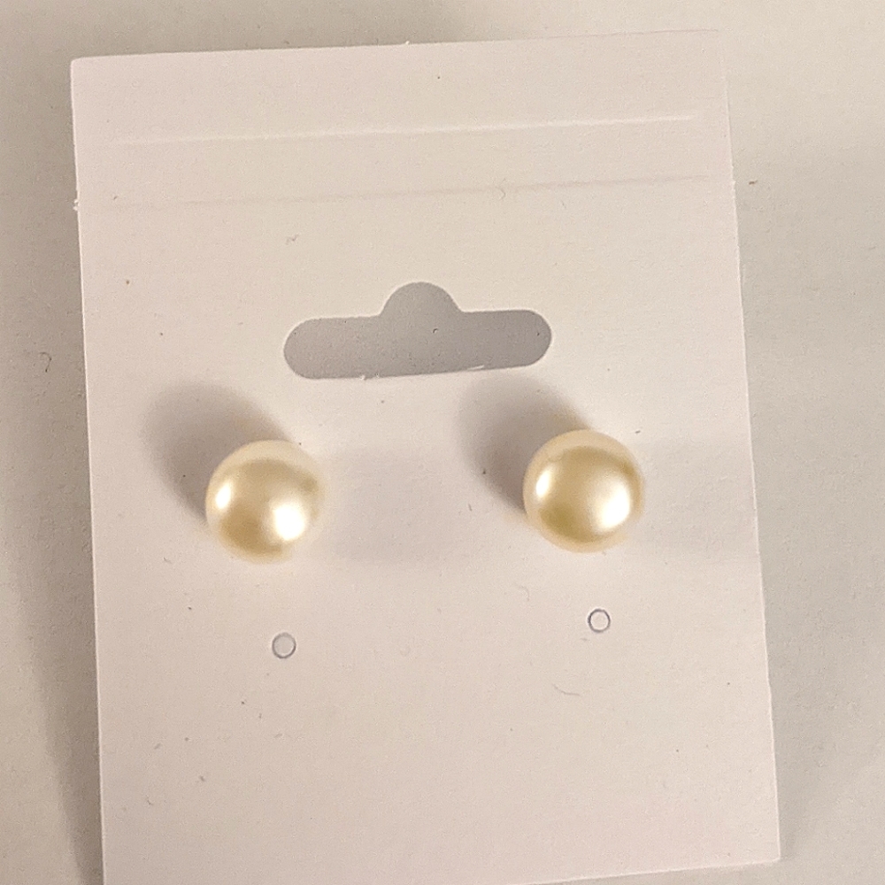 Imitation pearl earrings